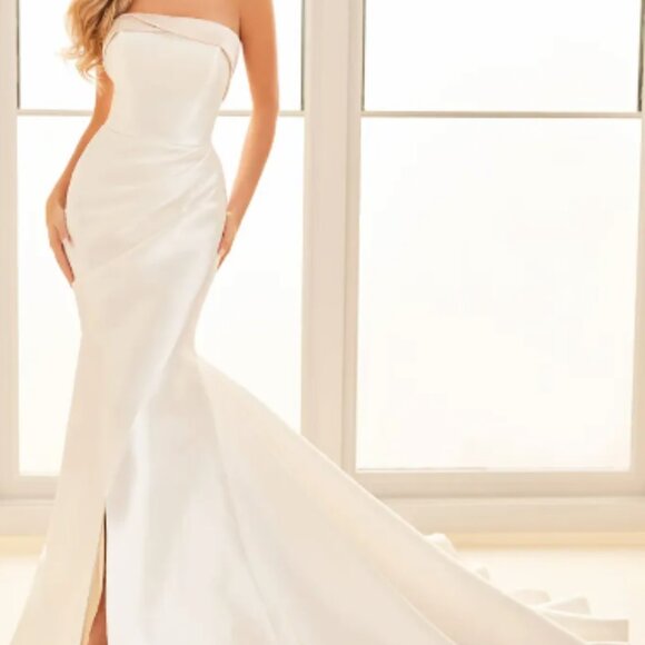 E527 Enchanting Mon Cheri Diamond White Stretch Crepe Fitted Classic Satin - Picture 3 of 13